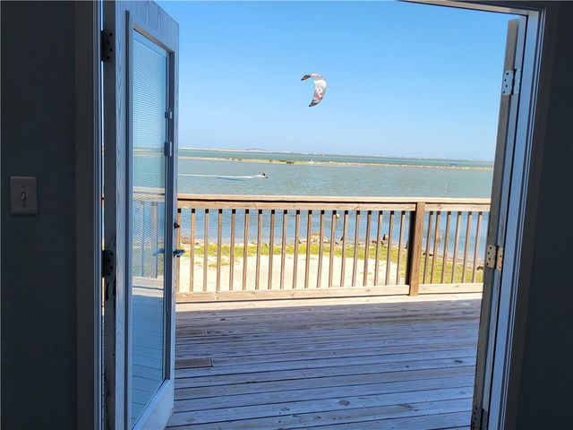 113 Knickerbocker St, Corpus Christi, TX 78418