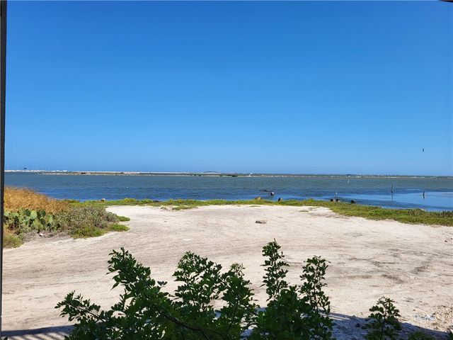 113 Knickerbocker St, Corpus Christi, TX 78418