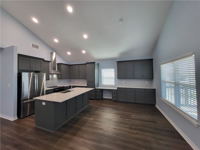 113 Knickerbocker St, Corpus Christi, TX 78418