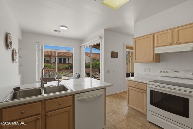 14700 N Flagstone Drive, Oro Valley, AZ 85755