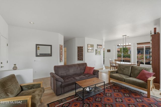 14700 N Flagstone Drive, Oro Valley, AZ 85755