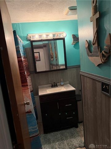 731 Homeway Drive, New Lebanon, OH 45345