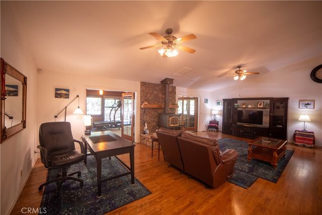 6735 Lakefront Dr, Magalia, CA 95954