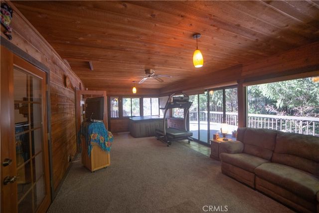 6735 Lakefront Dr, Magalia, CA 95954