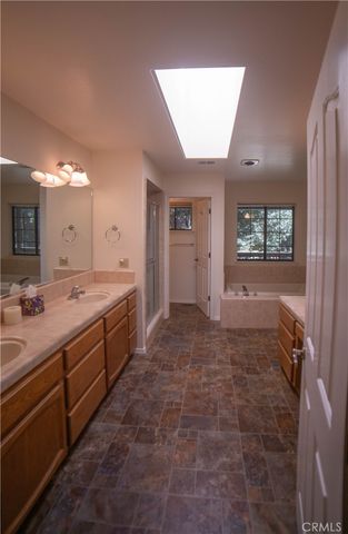 6735 Lakefront Dr, Magalia, CA 95954