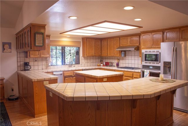 6735 Lakefront Dr, Magalia, CA 95954