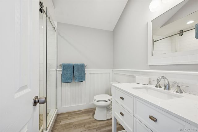 4 Stuart Court, Hampton Bays, NY 11946