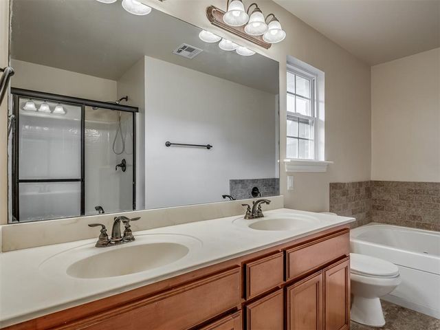 500 Apple Tree Lane, Moore, OK 73160