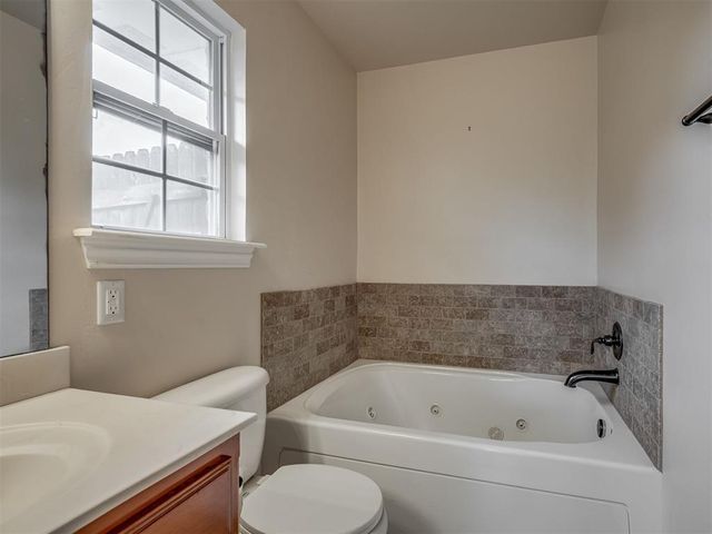 500 Apple Tree Lane, Moore, OK 73160