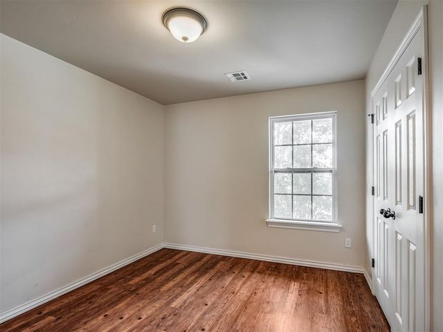 500 Apple Tree Lane, Moore, OK 73160