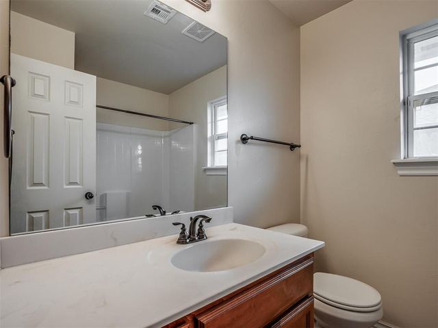 500 Apple Tree Lane, Moore, OK 73160