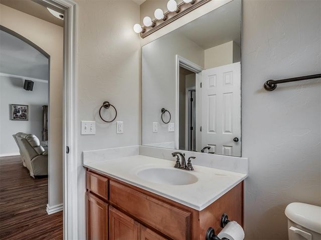 500 Apple Tree Lane, Moore, OK 73160