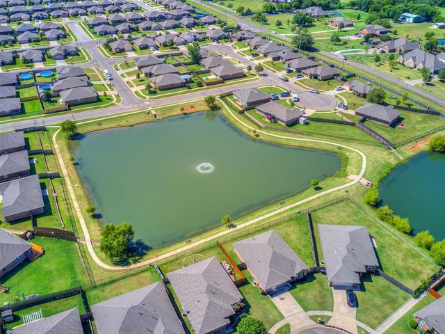 500 Apple Tree Lane, Moore, OK 73160