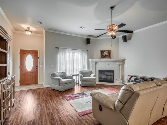 500 Apple Tree Lane, Moore, OK 73160