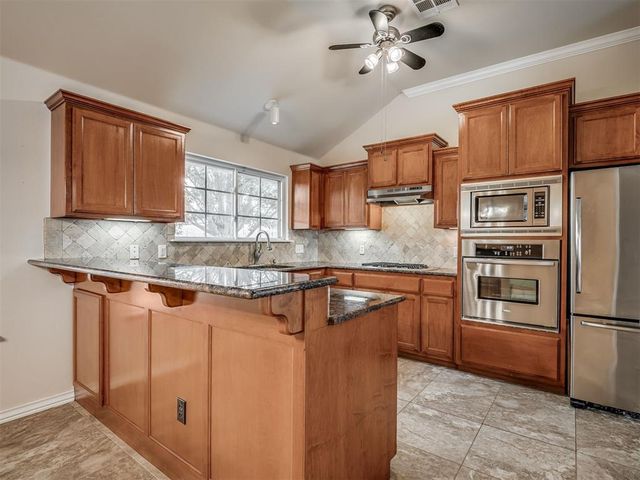 500 Apple Tree Lane, Moore, OK 73160