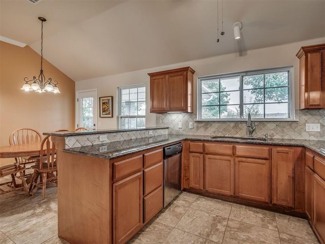 500 Apple Tree Lane, Moore, OK 73160