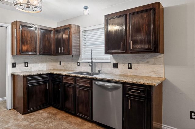 7137 Cano, Corpus Christi, TX 78414
