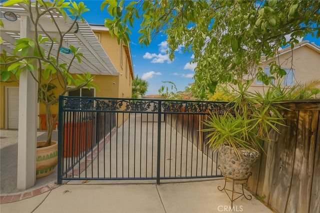 2559 Gilbert Avenue, Corona, CA 92881