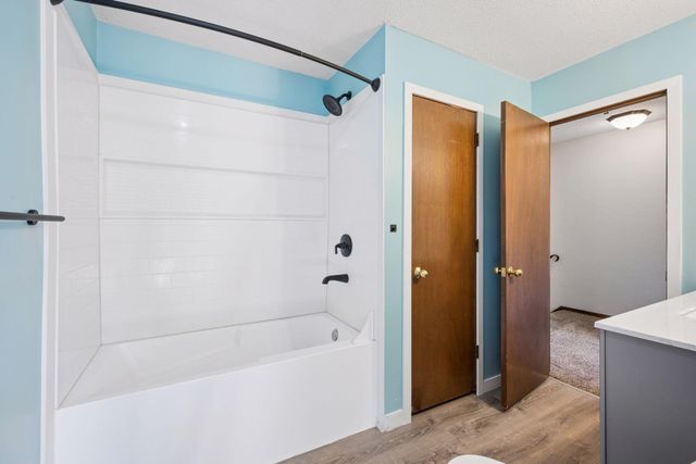 919 Ridge Drive SE, Saint Michael, MN 55376