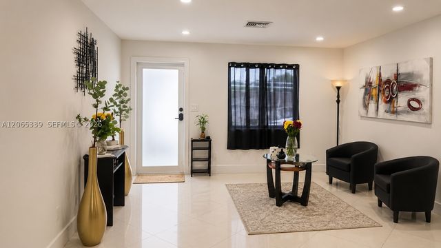 2642 Sheridan St, Hollywood, FL 33020