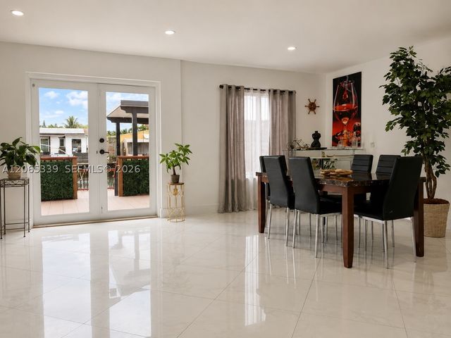 2642 Sheridan St, Hollywood, FL 33020