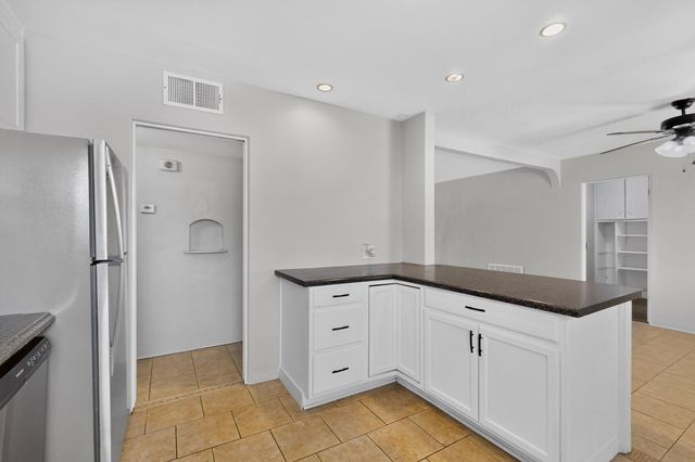 5808 Princess Jeanne Avenue NE, Albuquerque, NM 87110