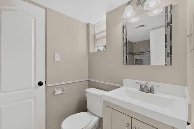 5808 Princess Jeanne Avenue NE, Albuquerque, NM 87110