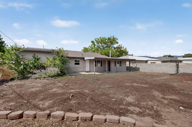 5808 Princess Jeanne Avenue NE, Albuquerque, NM 87110