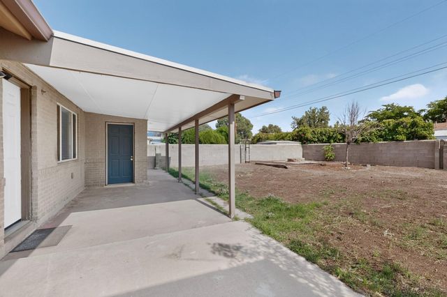 5808 Princess Jeanne Avenue NE, Albuquerque, NM 87110