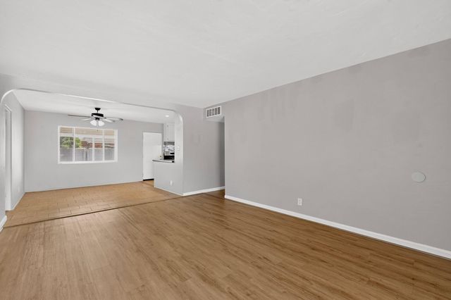 5808 Princess Jeanne Avenue NE, Albuquerque, NM 87110