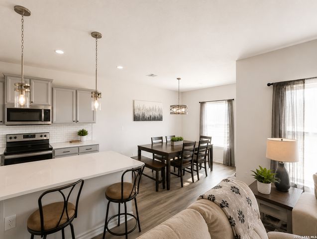 6738 Shiraz Way, Converse, TX 78109