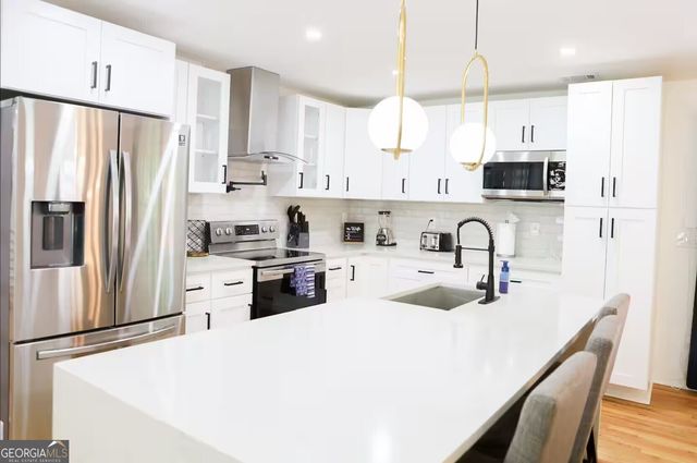 280 W Lake Drive NW, Atlanta, GA 30314