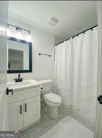 280 W Lake Drive NW, Atlanta, GA 30314
