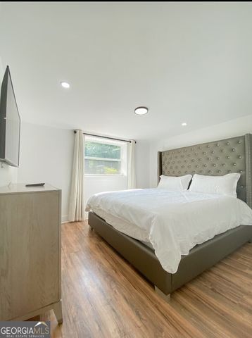 280 W Lake Drive NW, Atlanta, GA 30314