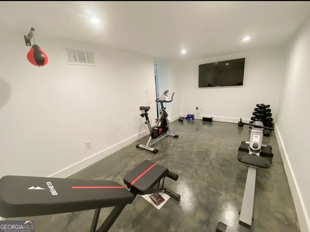 280 W Lake Drive NW, Atlanta, GA 30314