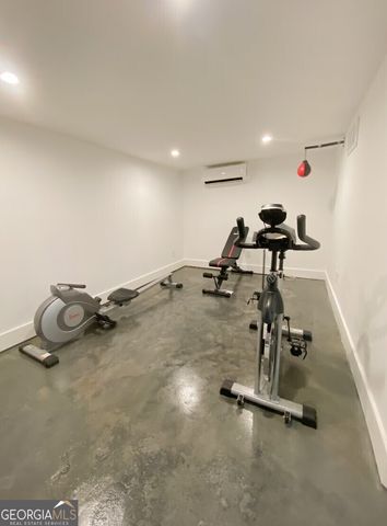 280 W Lake Drive NW, Atlanta, GA 30314