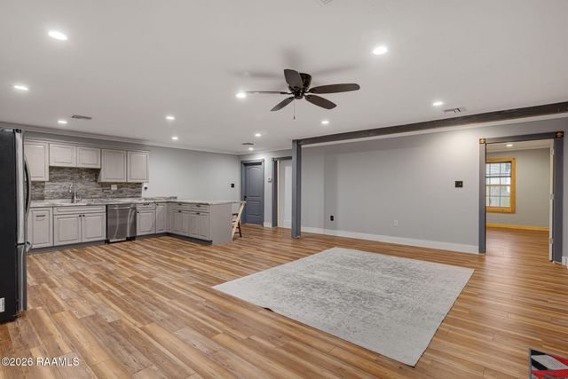 422 Longwood Drive, Opelousas, LA 70570
