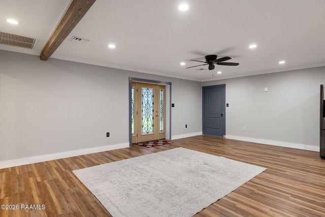 422 Longwood Drive, Opelousas, LA 70570