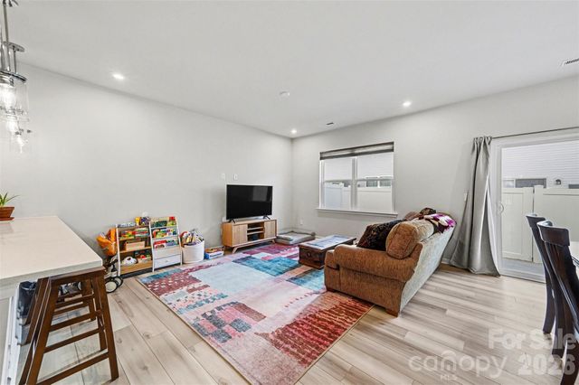 3132 Hutton Gardens Lane, Charlotte, NC 28269