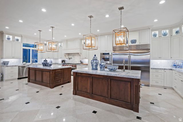 9862 S GRANITE SLOPE DR, Sandy, UT 84092