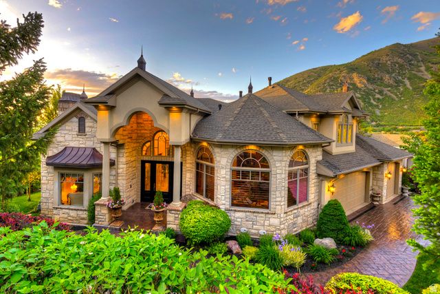 9862 S GRANITE SLOPE DR, Sandy, UT 84092