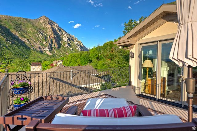 9862 S GRANITE SLOPE DR, Sandy, UT 84092