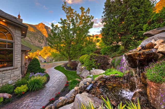 9862 S GRANITE SLOPE DR, Sandy, UT 84092