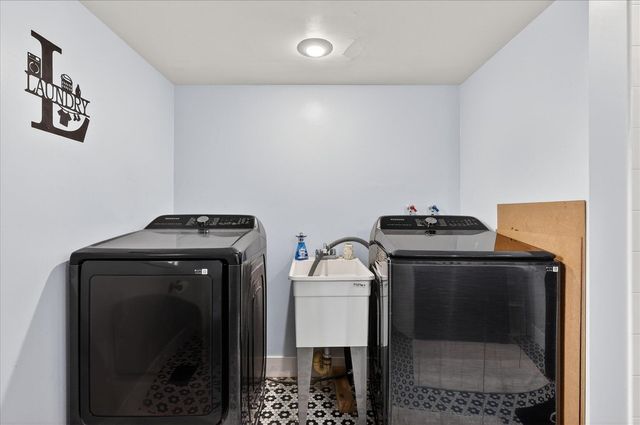 7999 Shadybrook Drive, Ada, MI 49301