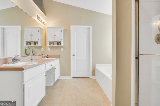 537 Vickers Lane, Locust Grove, GA 30248