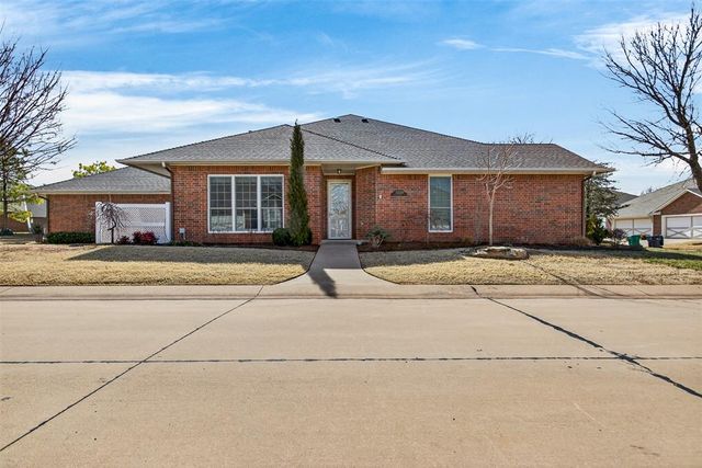 15528 Swallowtail Road, Edmond, OK 73013