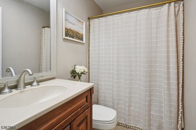 50 WE Lindsley Road 22, Cedar Grove Twp., NJ 07009