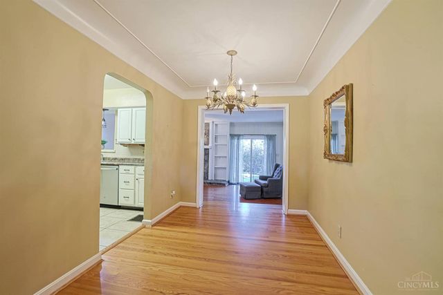 181 Ireland Avenue, Greenhills, OH 45218