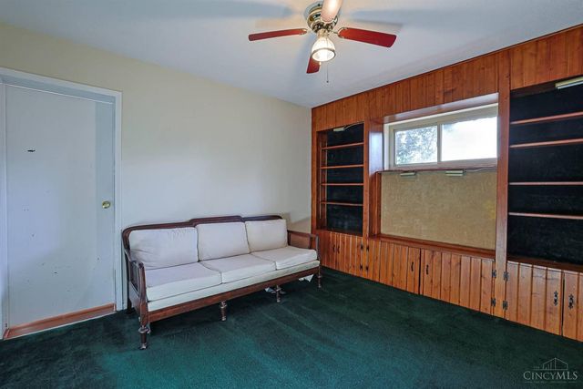 181 Ireland Avenue, Greenhills, OH 45218