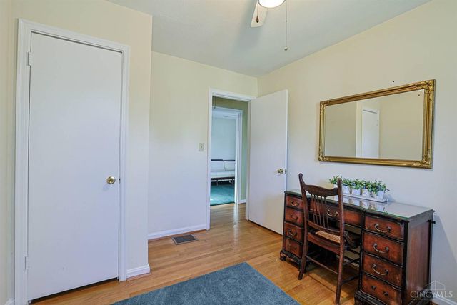 181 Ireland Avenue, Greenhills, OH 45218
